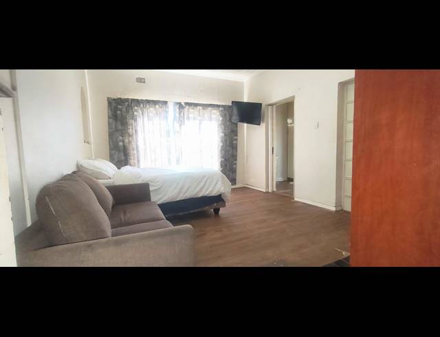 3 BEDROOM FREEHOLD FOR SALE IN LEWISHAM
